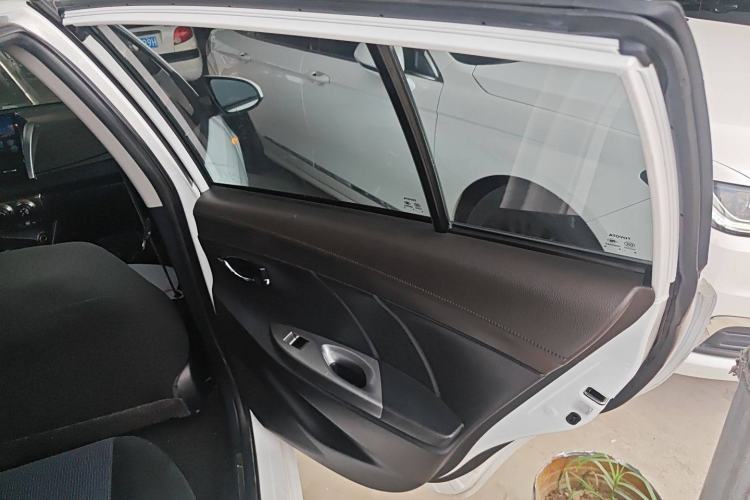 Used Toyota YARiS L 2015 1.5E Automatic Charm Edition
