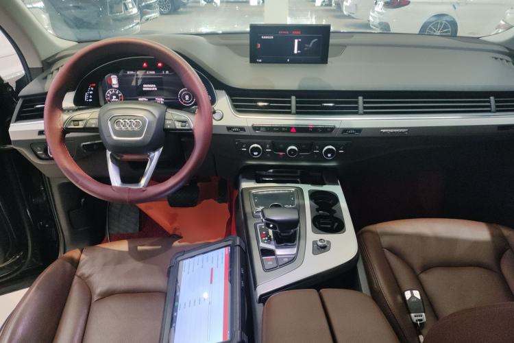 Used Audi Q7 2018 40 TFSI Comfort Model