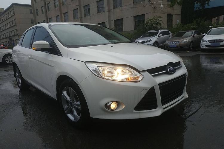 Used Ford Focus 2012 Sedan 1.6L Automatic Fashion Edition

