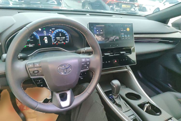 Used Toyota Avalon 2024 Dual-Motor 2.0L Premium Edition
