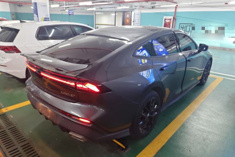 Used Changan UNI-V 2024 1.5T Prestige Edition
