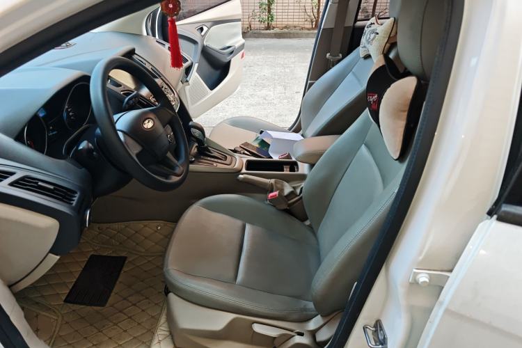 Used Ford Focus 2018 Sedan Classic 1.6L Automatic Comfort Plus Smart Drive Version
