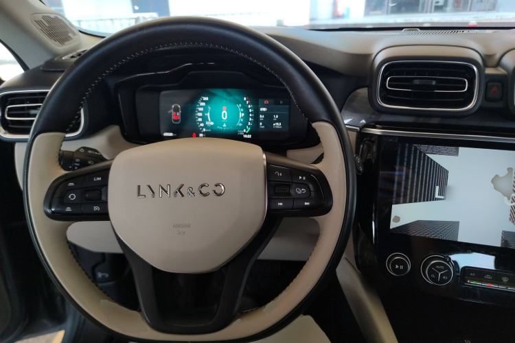 Used Lynk & Co 02 2019 1.5T DCT Two-Wheel Drive Zhaoban Version China VI Standard
