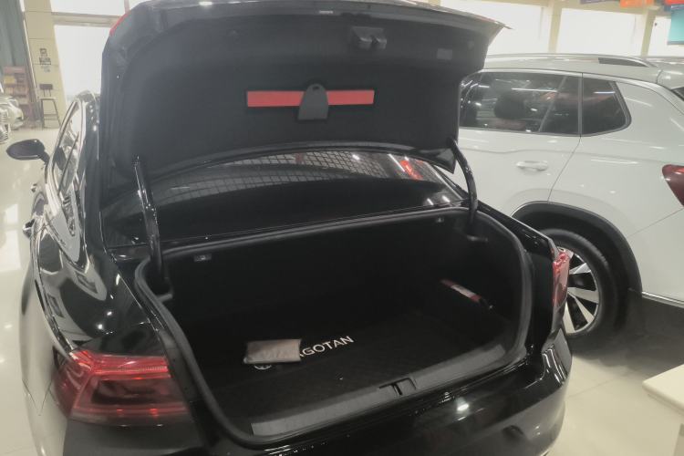 Used Volkswagen Magotan 2020 330TSI DSG Leading Model
