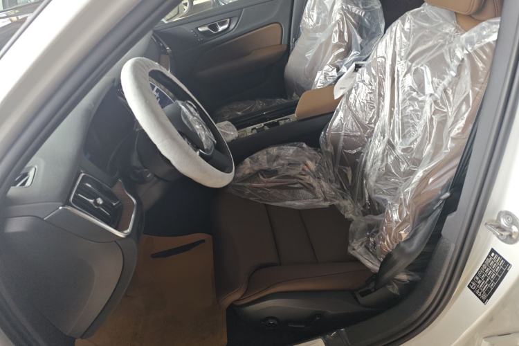 Used Volvo S60 2025 B4 Zhiyuan Luxury Edition