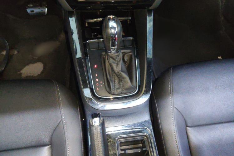 Used Volkswagen Sagitar 2015 230TSI Automatic Comfort Version
