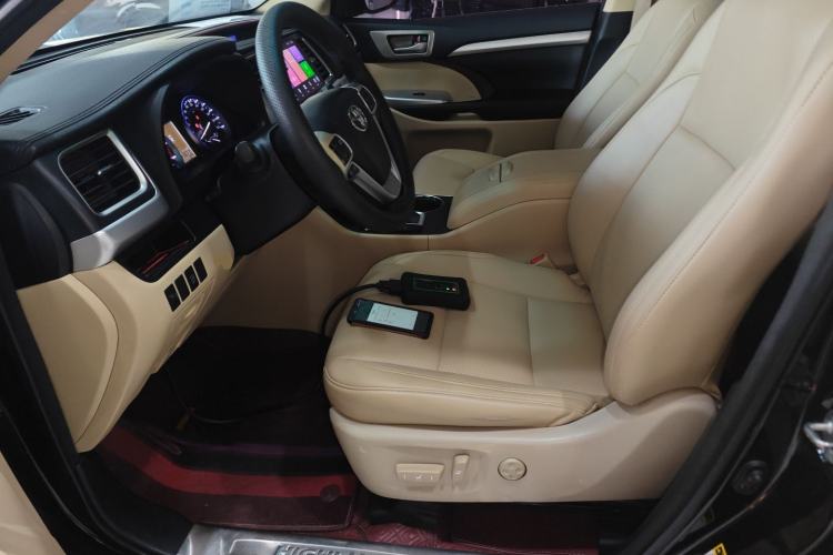 Used Toyota Highlander 2015 2.0T Two-Wheel Drive Elite Edition 7 Seats
