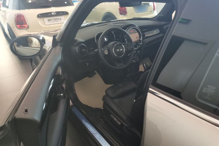 Used  MINI 2023 Updated 2.0T COOPER S Artist
