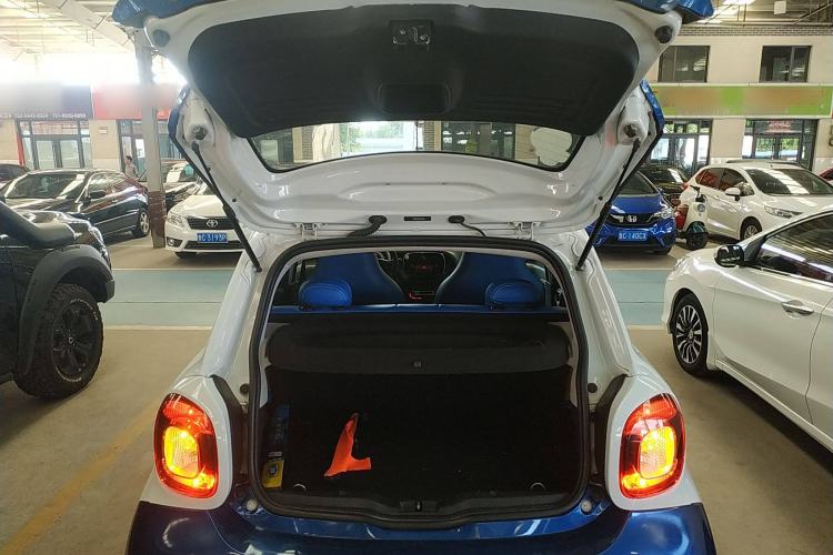 Used  forfour 2016 1.0L 52 kW Dynamic Edition
