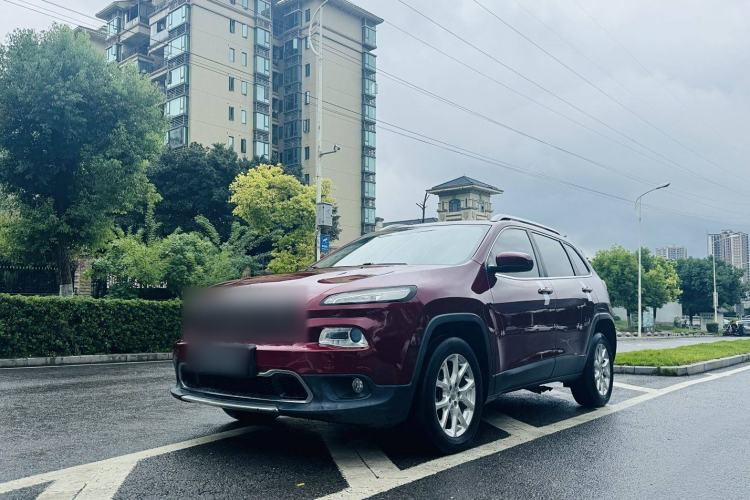 Used  Cherokee 2017 2.4L Leading Edition
