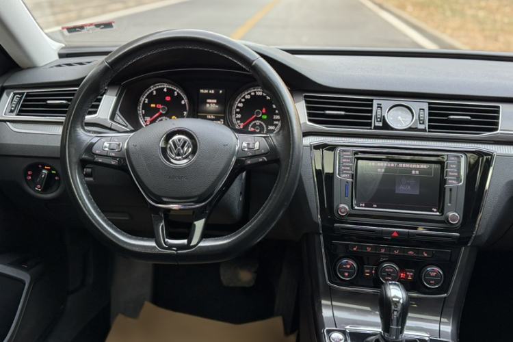 Used Volkswagen Passat 2017 330TSI DSG Prestige Edition
