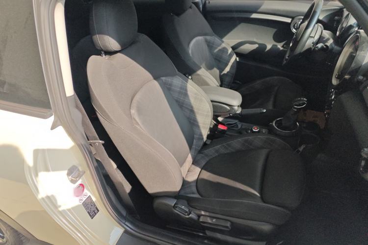 Used  MINI 2016 1.5T COOPER
