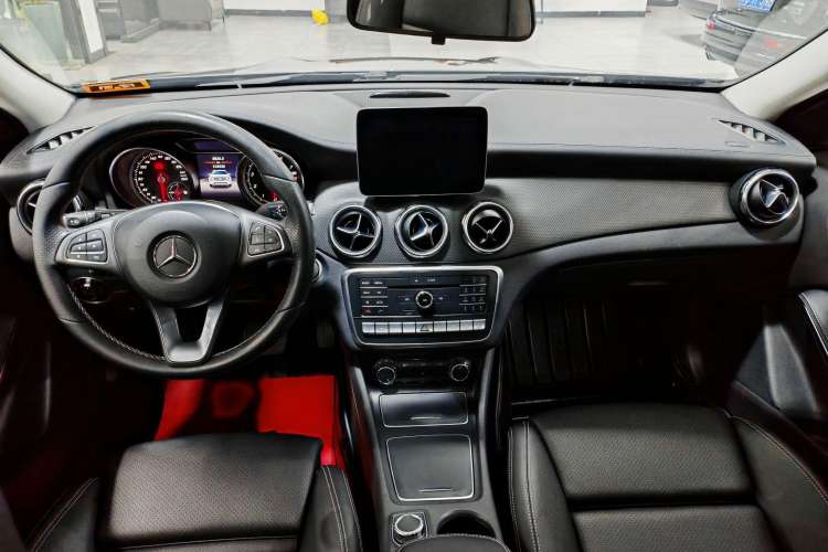 Used Mercedes-Benz GLA 2017 GLA 220 4MATIC Fashion Model
