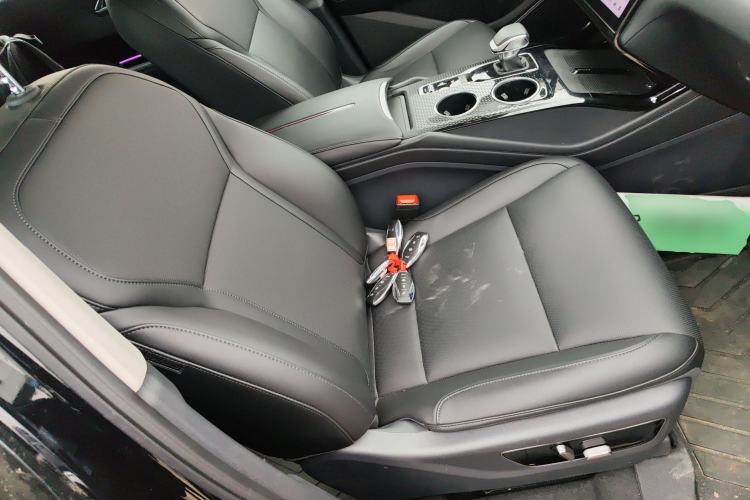 Used Hongqi HS3 PHEV 2025 Model 125km Jingwei 2 Millionth Anniversary Edition
