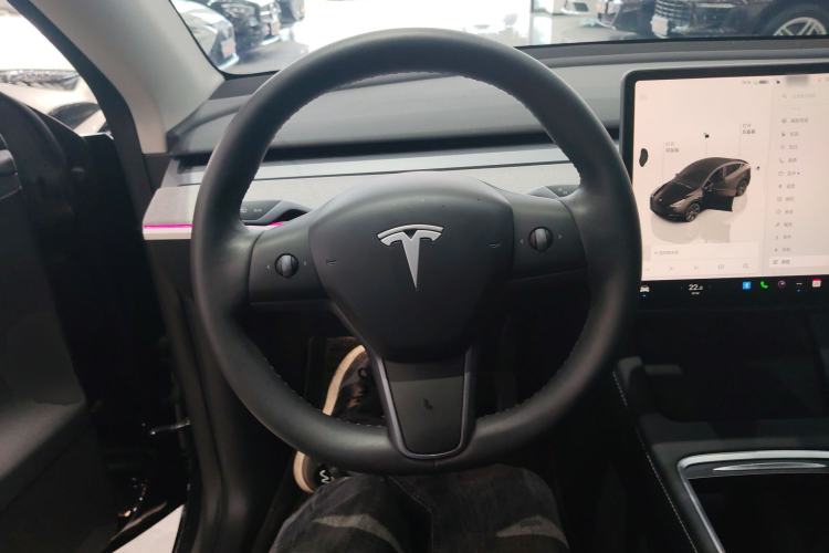 Used Tesla Model Y 2023 Rear-Wheel-Drive Version
