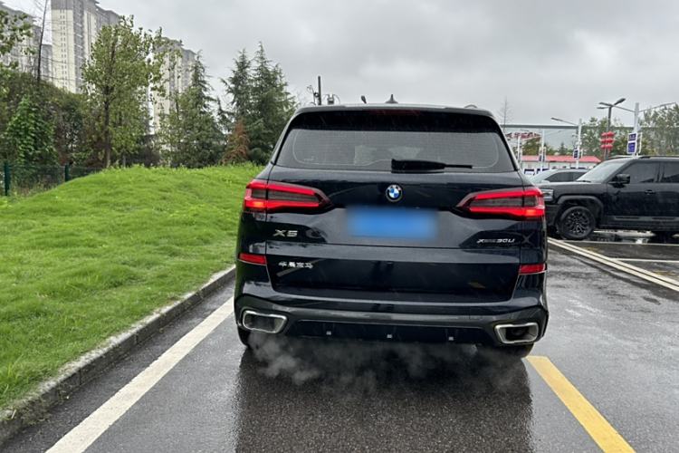 Used BMW X5 2022 Restyled xDrive 30Li Luxury Version M Sport Package
