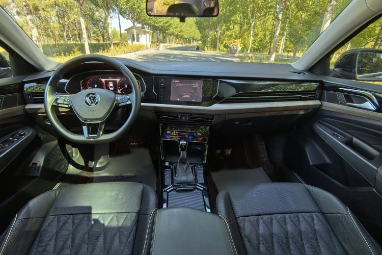 Used Volkswagen Passat 2020 Revised Version 330TSI Luxury Edition China VI Standard
