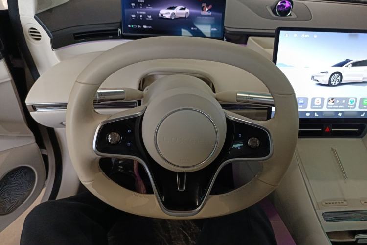 Used Hima Luxeed S7 2025 855 km Max