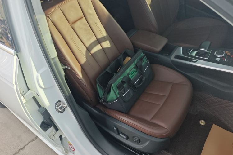 Used Audi A4L 2018 30th Anniversary Edition 40 TFSI Fashion Model
