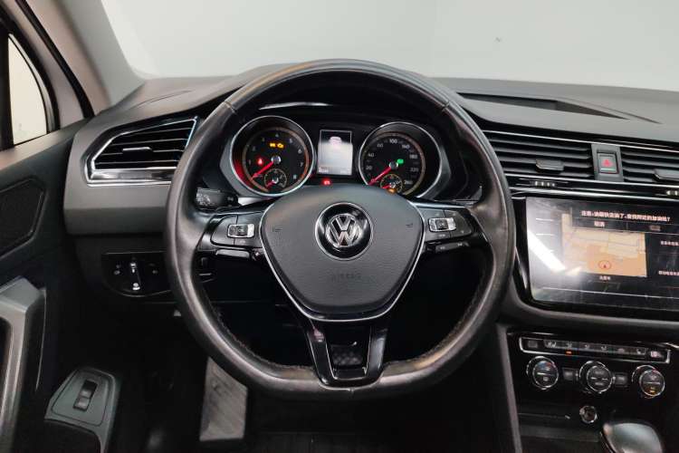 Used Volkswagen Tiguan L 2019 Revised 330TSI Automatic Two-Wheel Drive Smart & Luxury Edition China VI Standard
