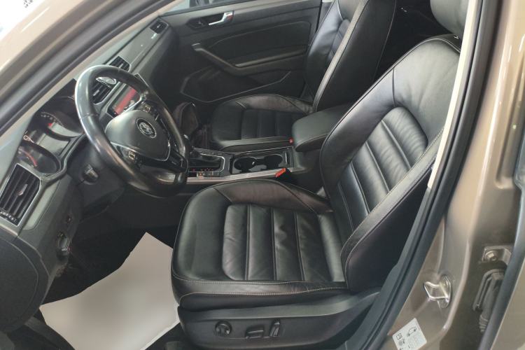 Used Volkswagen Passat 2017 330TSI DSG Luxury Edition
