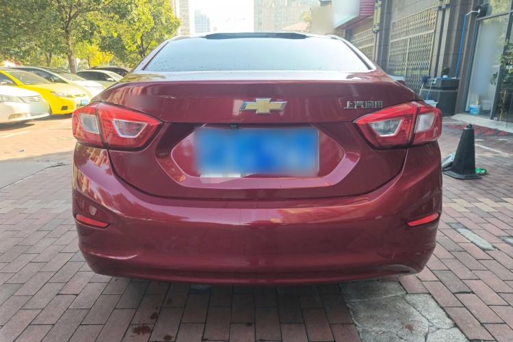 Used Chevrolet Cruze 2018 320 Automatic Pioneer Sunroof Edition
