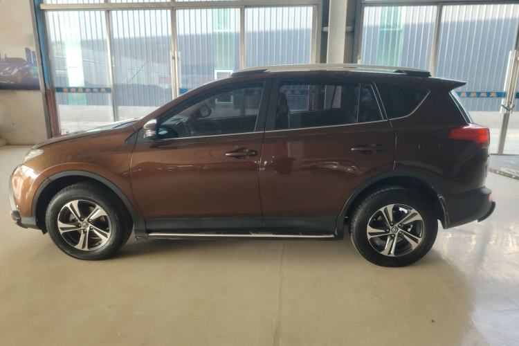 Used Toyota RAV4 2015 2.0L CVT Two-Wheel Drive Fashion Edition