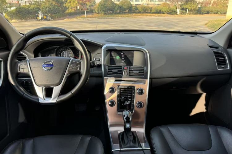 Used Volvo XC60 2017 T5 Smart Upgrade Edition