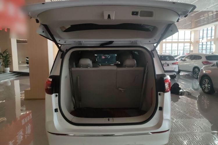 Used Buick GL8 2022 ES Landtrek 653T Comfort Edition