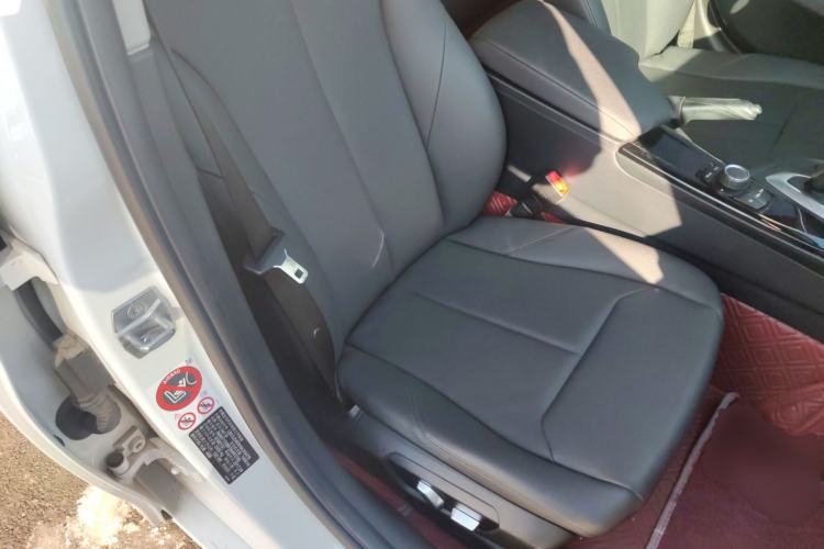 Used BMW 3 Series 2017 318i Fashion Model
