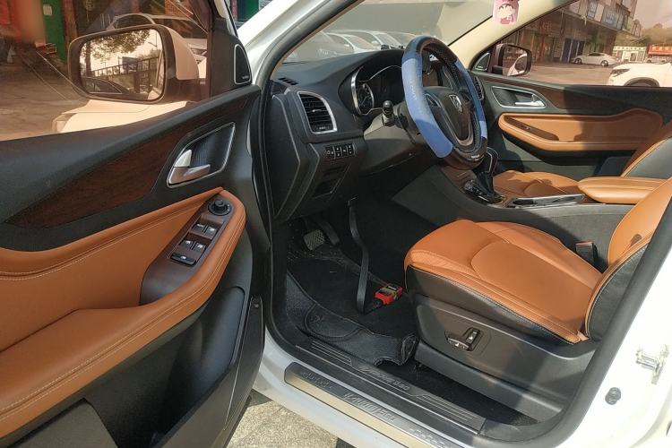 Used Baojun 560 2017 Rhythmic Edition 1.8L iAMT Prestige Model
