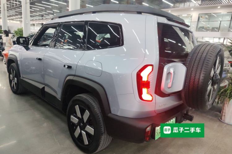 Used  G318 2024 Four-Wheel-Drive Air Suspension Model