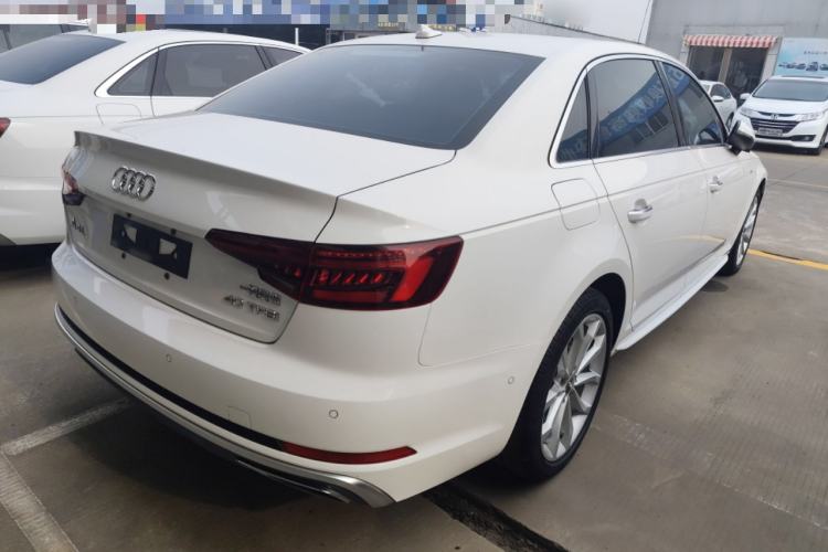 Used Audi A4L 2018 30th Anniversary Edition 40 TFSI Fashion Model
