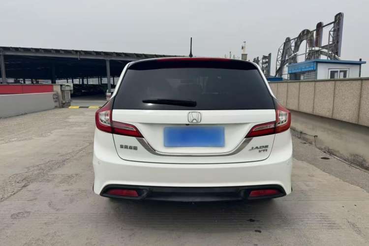 Used Honda Jade 2014 1.8L CVT Luxury Edition 5 seats
