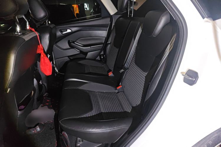 Used Ford Focus 2015 Hatchback 1.6L Automatic Fashion Edition
