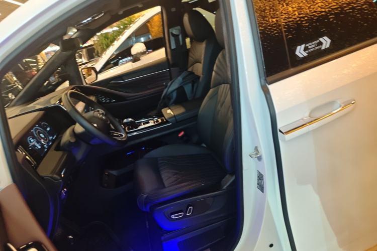 Used GAC Trumpchi M8 2024 Master Series 400T Prestige Edition
