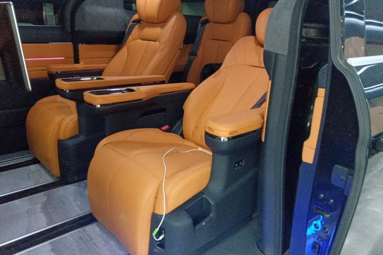 Used  LEVC L380 2025 805 km Flagship Version All-Wheel Drive
