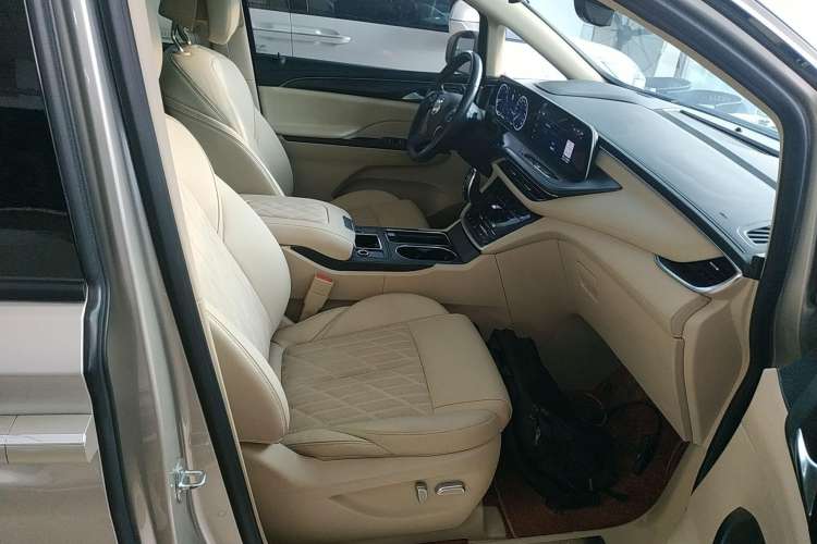 Used Buick GL8 2022 ES Landtrek 653T Flagship Model