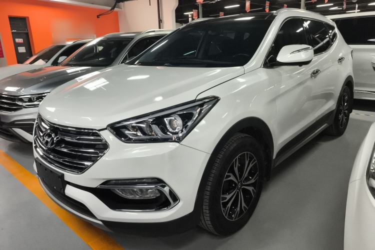 Used Hyundai Santa Fe 2017 2.4L Automatic Two-Wheel Drive Smart Version 5 Seats