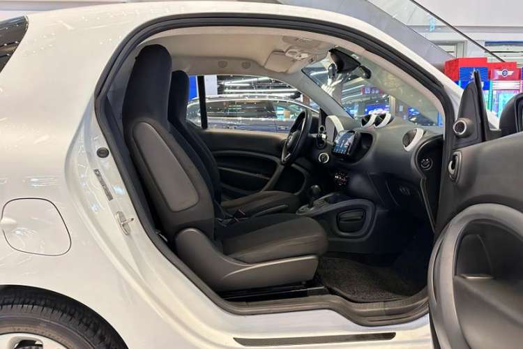 Used  fortwo 2018 1.0L 52kW Hardtop Dynamic Version China V
