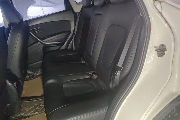 Used Bestune X80 2015 2.0L automatic comfort version
