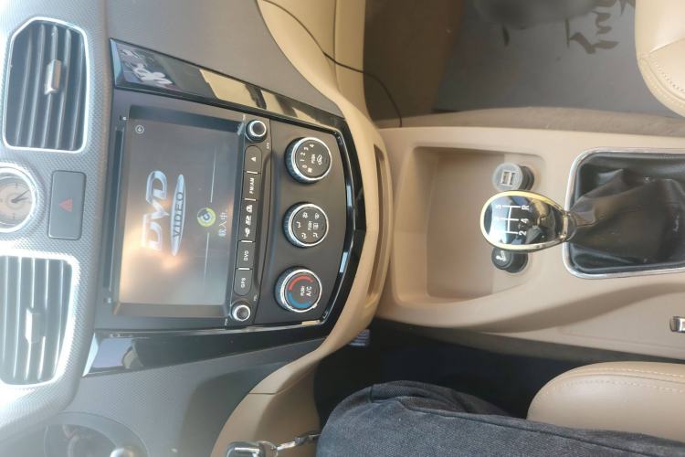 Used Wuling Hongguang 2014 1.2L S Comfort Model China IV
