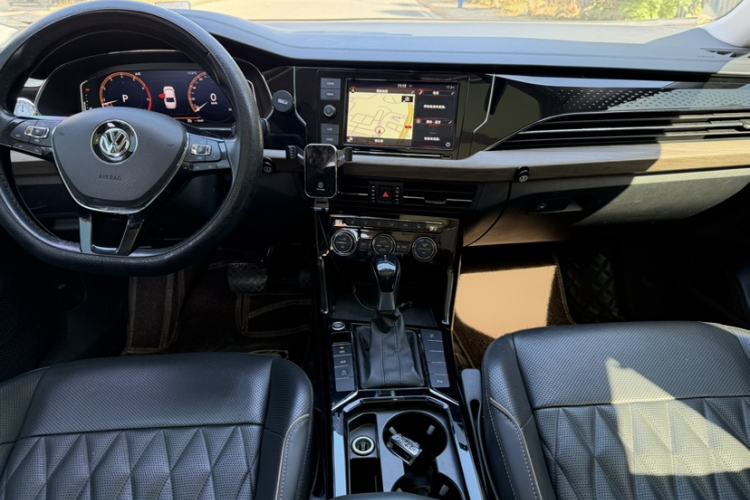 Used Volkswagen Passat 2019 380TSI Luxury Edition China VI Standard
