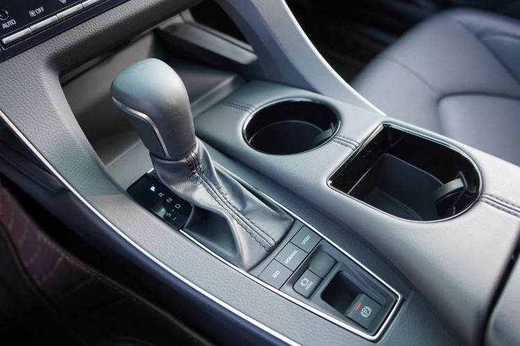 Used Toyota Avalon 2019 Dual-Engine 2.5L Luxury Edition China VI Standard
