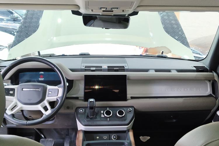 Used Land Rover Defender 2022 90 2.0T P300 SE
