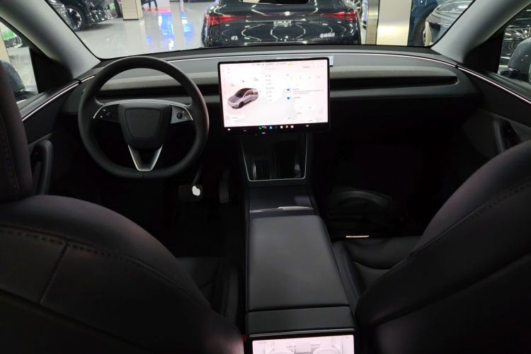 Used Tesla Model Y 2025 Rear-Wheel-Drive Version
