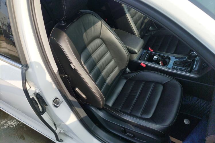 Used Volkswagen Passat 2017 330TSI DSG Luxury Edition
