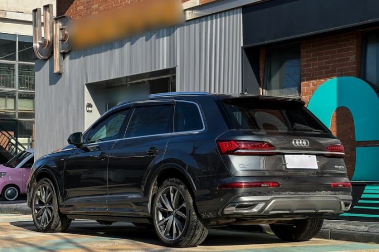 Used Audi Q7 2020 55 TFSI quattro S line sports model