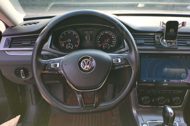 Used Volkswagen Passat 2017 330TSI DSG Luxury Edition
