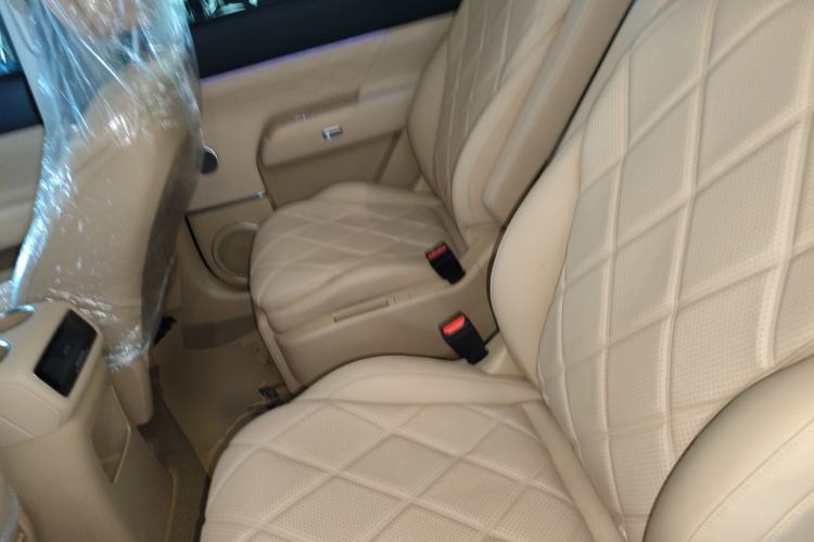 Used Chery T11 2026 Model 220 All-Wheel Drive Dual IMAX Theater Edition